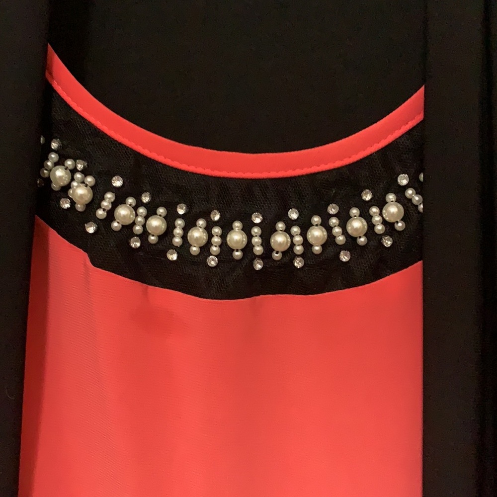 Gently Loved Top - image 3